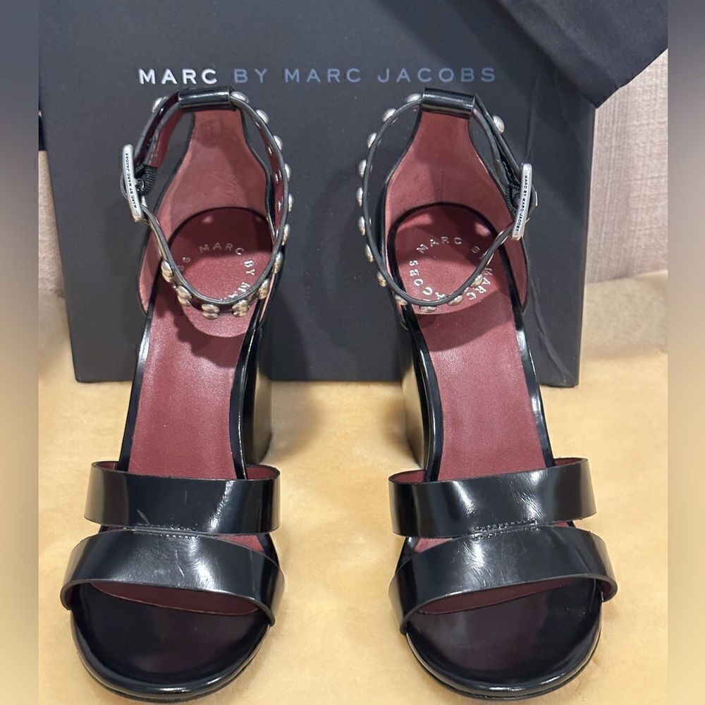 Marc Jacobs Women’s Stud Strap Half Moon Hight Heel black leather sandal US 7,5 - Picture 3 of 14